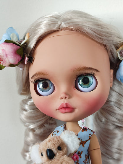 Custom blythe doll with big grey eyes